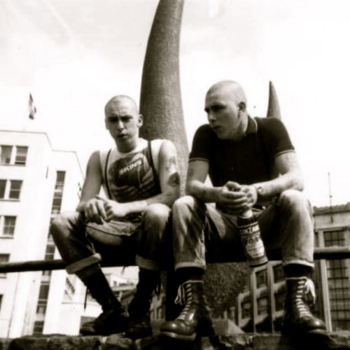 demonzachh88:Gr88 M88s!! NOTHIN BETTER THAN A BALD SHAVED HEAD AND COMPLETE SHAVED BODY SKINS RULE F