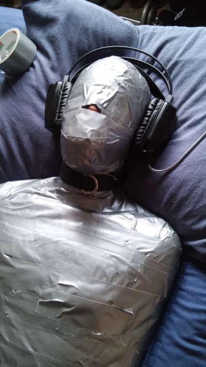 https://lovetapebondage.tumblr.com/post/153882366131