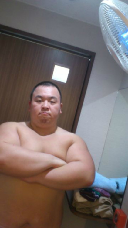 kumadebu:  anglechubcub4ever:  Damn like him  可愛いなぁ〜🎶o(^▽^)o 