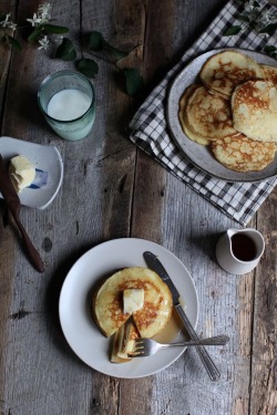 grayskymorning:  Lemon + Rosemary Ricotta Pancakes  