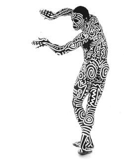 expecttheunexpectedtoday:  expecttheunexpectedtoday 1983 - Body Painting on dancer and choreographer Bill T. Jones by pop-artist and social activist Keith Allen Haring (1958-1990) Photo: Hong Kong-born NY based Tseng Kwong Chi (1950-1990) 