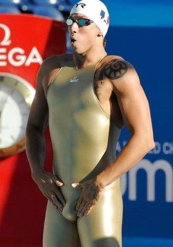 mysportyboy2:  Swimmer golden bulge…Follow