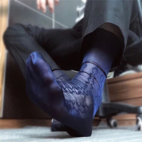 jialebrave: #gay #lgbt #menlove #menfeet #bluesocks #gaysocks #sheersocks