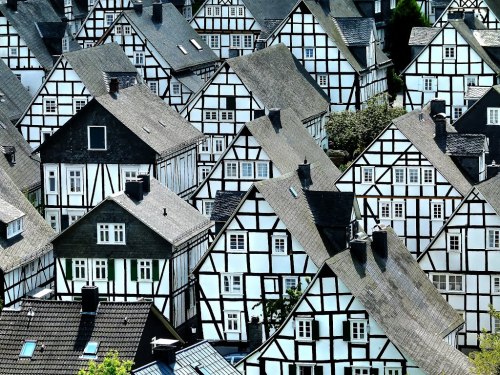 visitheworld:Oh no, which one is my house? :) Freudenberg / Germany (by Far lang).