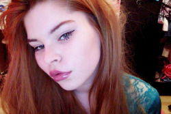 megvnmvrie:  my lips are real before someone asks