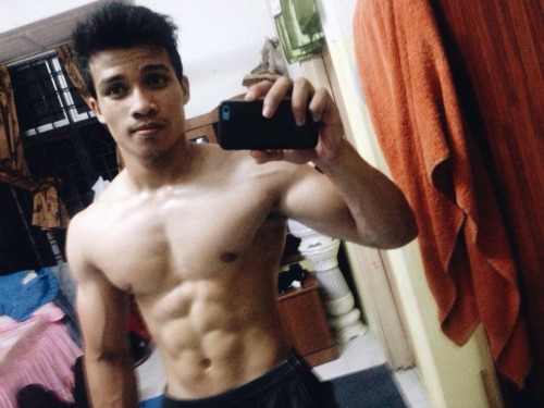 perantau2015: raqibaziz: Teaser .. #countthatdays #sepangstraightguys Nak mamat ni