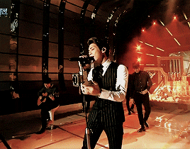 shineetho:  Jonghyun giving me a mini heart attack  