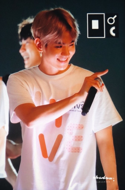 dailyexo: Baekhyun - 180406 SMTown Live World Tour VI in Dubai Credit: Shadow.