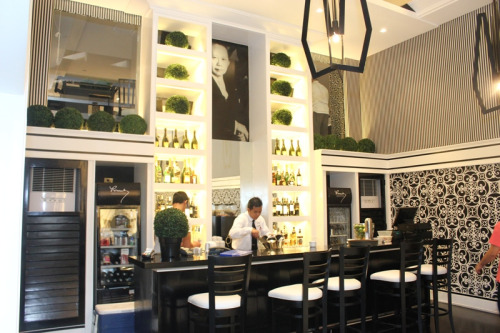 {Some lunch-time inspiration from where I reunited with my friend here in Manila - the Romulo Cafe. 