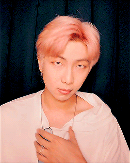 Bighit CLOSE THE PHOTOBOOTHS!!!