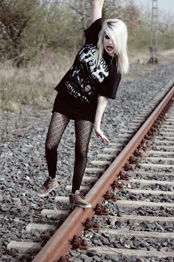alternativegirlsandguys:  x 