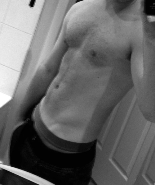laurasguys:  Jack uk requested and vids of him here http://i.mobypicture.com/user/Britlad88/view/14260375 
