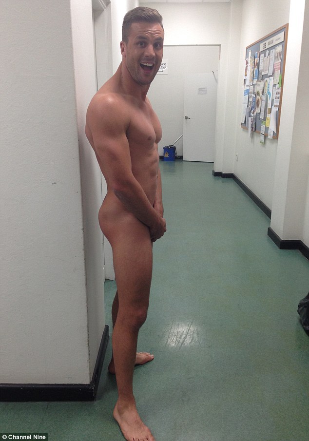 nakedmalecelebs1:  Beau Ryan NAKED