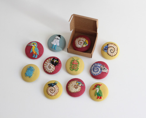 My embroidered badges are now available in Genoa at Oimemì  http://www.oimemi.com/ and in Cantù at S