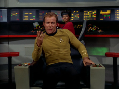 spoko:this gay starship captain whom i love