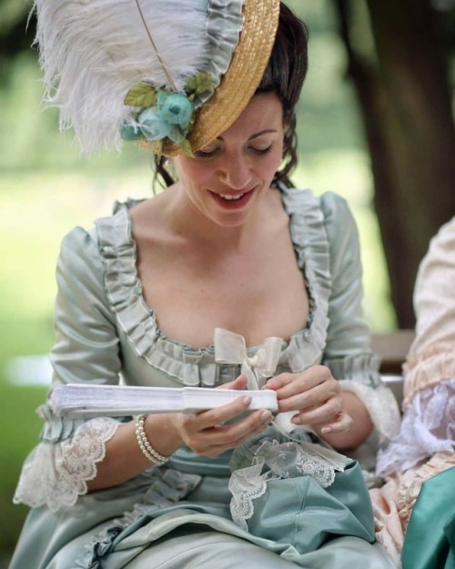 Pic nic Royale Villa Reale di Monza  #villarealemonza #18thcenturyfashion #18thcentury #robealanglai