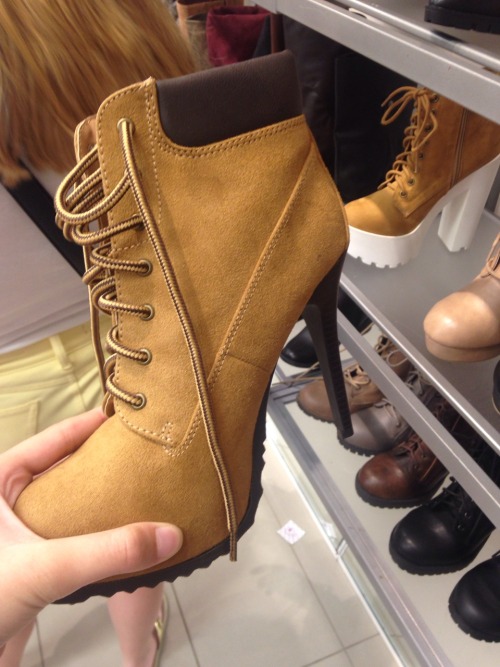 notchicken:  When you’re doing construction work till 6 but the party at 7 
