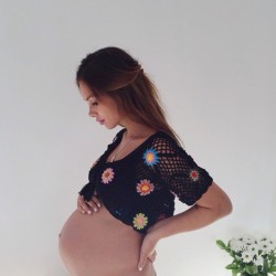 37weeks down, 3weeks to go  #christmasbaby http://fuckyeahjoannemckay.tumblr.com