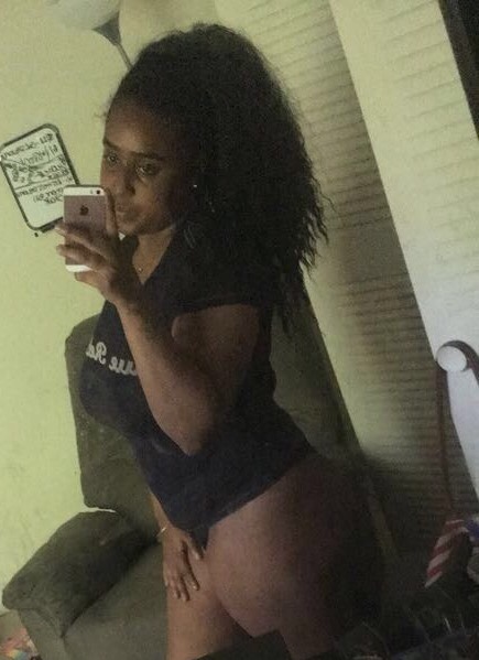 papislilhoes:  Newport News, Va thot Kimmie 38F tits wit a plump phat ass