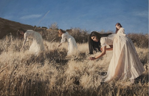 Yigal Ozeri art Inspired by the aesthetics of the Mannerism and Pre-Raphaelites, New York based Yiga