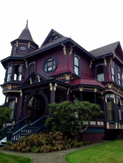 abeautifulvictory: myheartandsoul8924:  sixpenceee:  This is the Bair house at 916 13th St. in Arcata, California. I would love to have a home like this. (Source)  Home of the witches!! I want it!!   wow this is the most beautiful home i have ever seen…