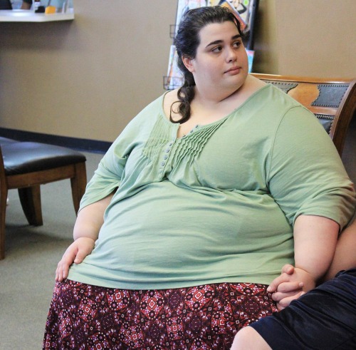 yetanotherfeeder:  ussbbwlover:urnvr2big:hillenjoe:The unique, the gigantic, the beautyful Amber RashdiAnd she’s a nerdspecial USSBBWShe looks very cute!