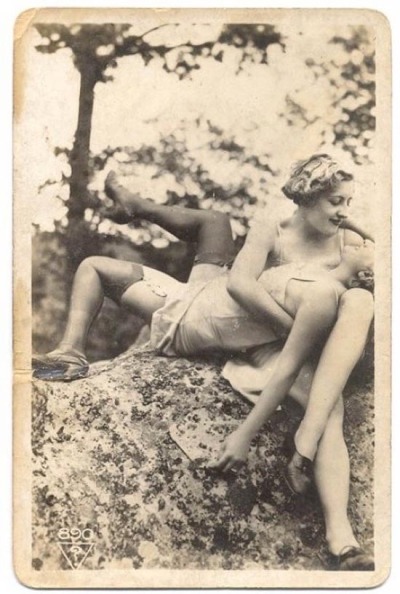 dulcetfaerie:  some of my favorite vintage lesbian photos because they all look so