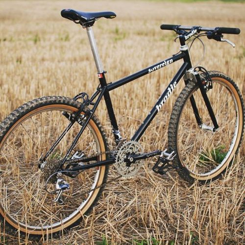 aces5050:  (via @retrobikehq - IHateRain’s 1993 Brodie Sovereign #retrobike… - Pikore)