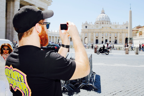 Porn photo    Sami Zayn goes sightseeing in Rome 