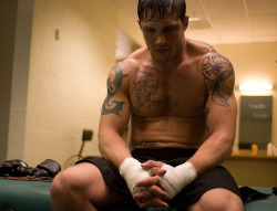 sdbboy69:  Love Tom Hardy  Want to see more? Check out my archive at http://sdbboy69.tumblr.com/archive  Woof