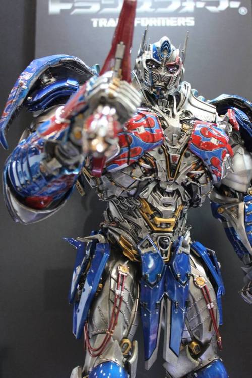 haxanbelial:  Optimus Prime (Transformers: The Last Knight) statue by Prime 1 StudioDisplayed at the International Tokyo Toy Show 2017This is clearly a masterpiece! 