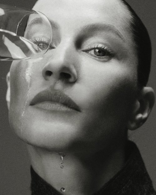lolaveda:  Gisele Bündchen photographed by Zhong Lin for PERFECT #3