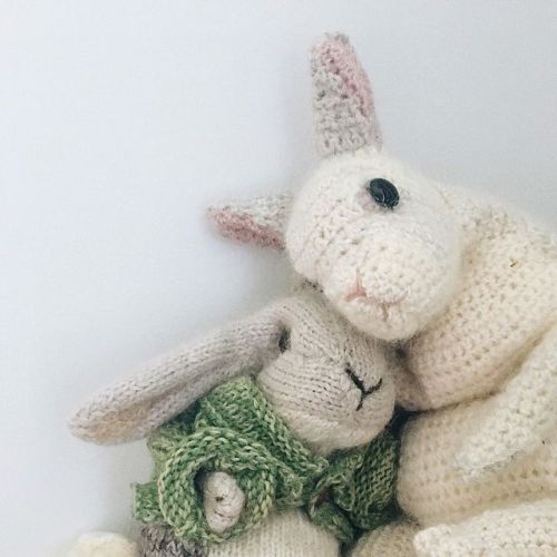 artpockets: dotpebbles_knits on Instagram