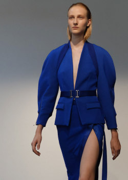 mazzystardust:  Dion Lee SS15  nice