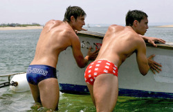 greenspeedos:  tight looking asses