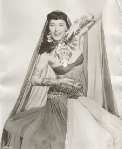 vintagebellydance:  Hollywood actress Eleanora