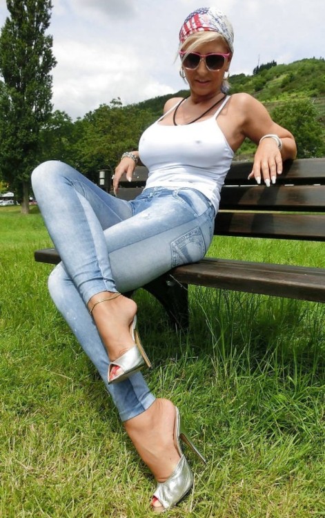 Outdoor advertising The anklet tells a tale! To those in the know an anklet on a lady can say, &ldqu