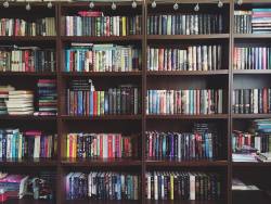 bluestockingbookworm:  thereaderbee:  Shelfie. #readinseptember — I’m running out of room on my bookshelves, and I’m trying to decide if I want to rearrange them or not. How do you arrange your shelves??? — #shelfie #bookshelf #bookshelves #bookshelfie