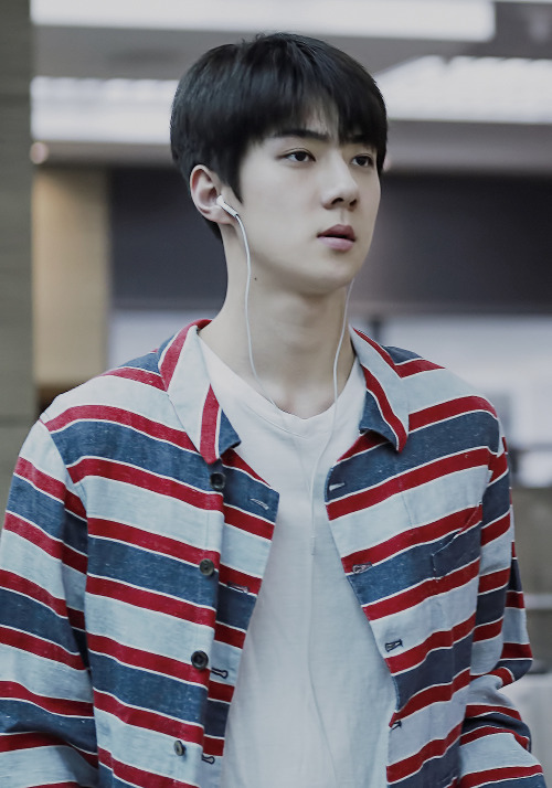 petityeols:14 / ∞ best looks of oh sehun