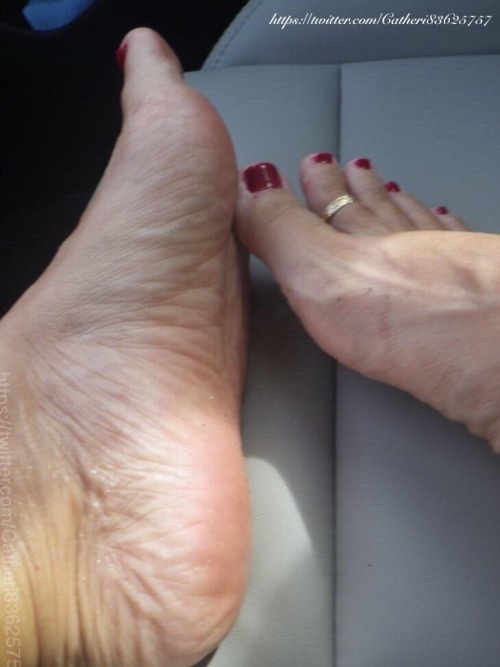 catheri83625757: In my car warming up for a foot job
