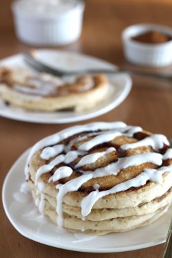 veganfoody:  Cinnamon Roll Pancakes 