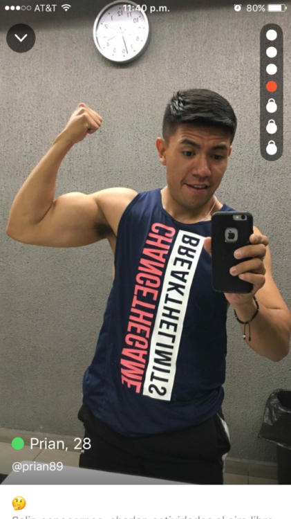 hornetcdmx:  Una muy rica colaboración! Rico cuerpo y rica verga! Busquenlo en hornet