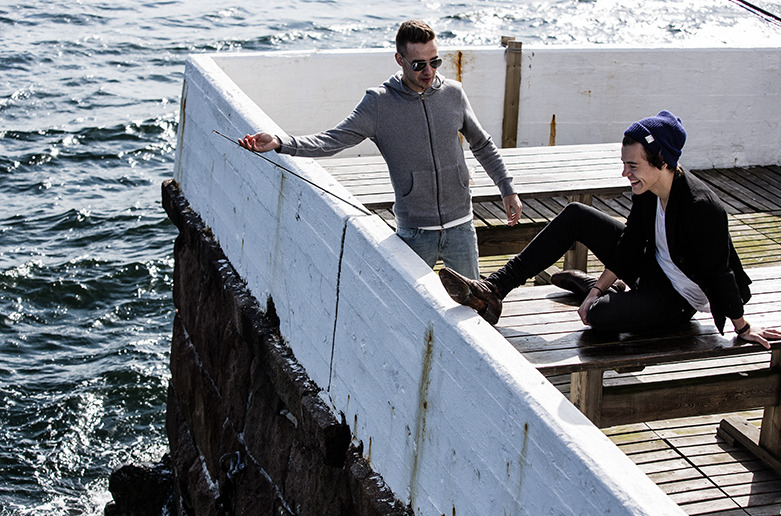direct-news:  Harry and Liam in the Midnight Memories Booklet  