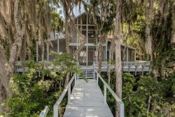 househunting:   躞,000/5 br/4200 sq ft   Fleming Island, FL   built in 1980 