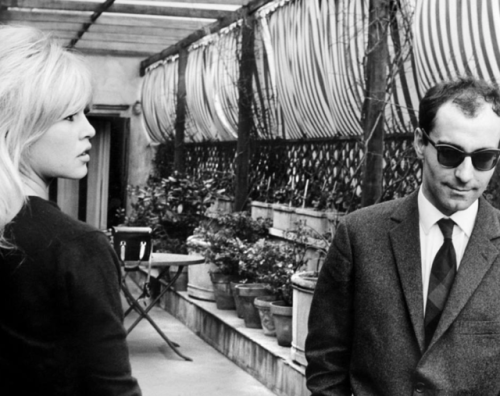 Brigitte Bardot &amp; Jean-Luc Godard on the set of &ldquo;Le Mépris&rdquo;, 1963