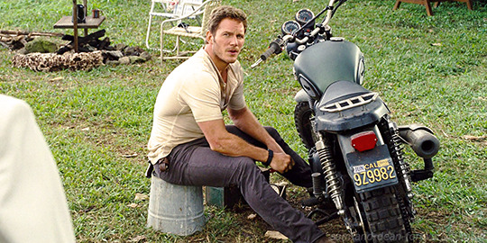 sam-and-dean-forever:  Chris Pratt as Owen Grady  |  Jurassic World (2015) The