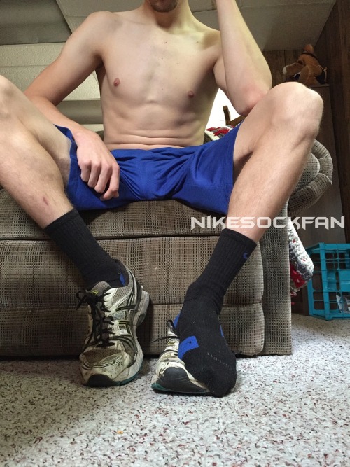 nikesockfan: Black and blue elites