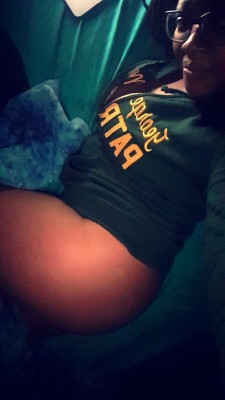 nicknamenyquil:  grilledanalcheese:  Somebody gon love my fat ass one day.   I volunteer. I love it already.