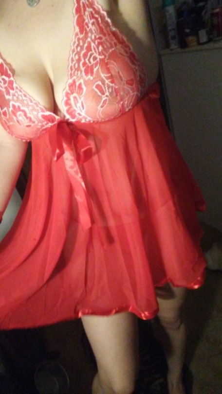 x-rave-x:  I love the red.~This was a wishlist item bought by a follower! Get me stuff from my wishlist and I’ll model it for you!