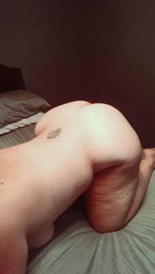 bigassbutts:  toby267:  Thick Thursday 4